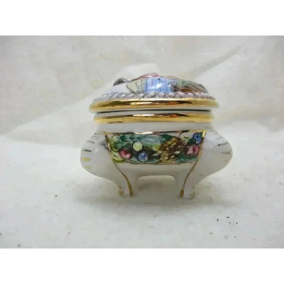 Capodimonte Cherub porcelain box, Snuff Box, Pill Jewelry Trinket jewelry box - Picture 4 of 9